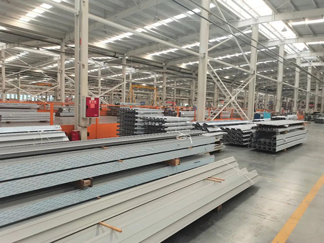 米瑪全向叉車.jpg 米瑪全向叉車.jpg