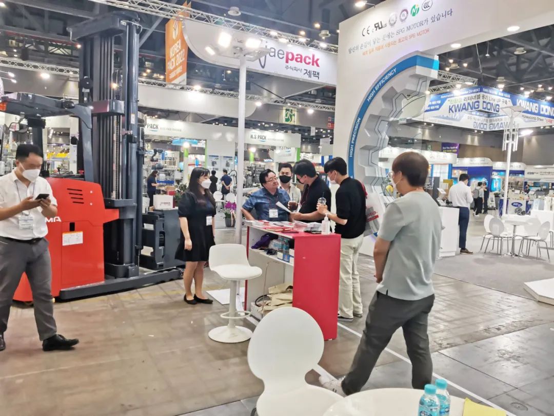 米瑪三向叉車韓國物流展.jpg 米瑪三向叉車韓國物流展.jpg