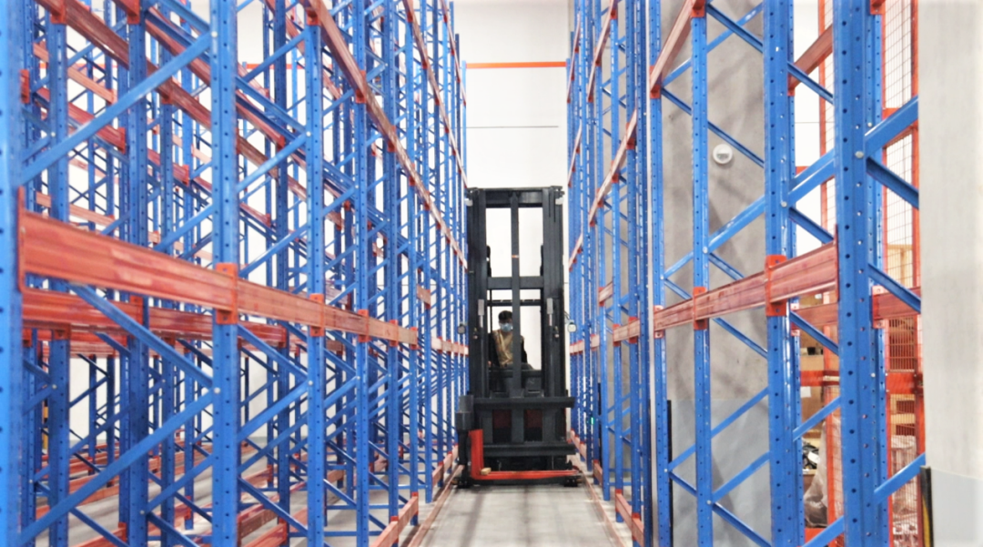 米瑪窄巷道三向叉車.png 米瑪窄巷道三向叉車.png